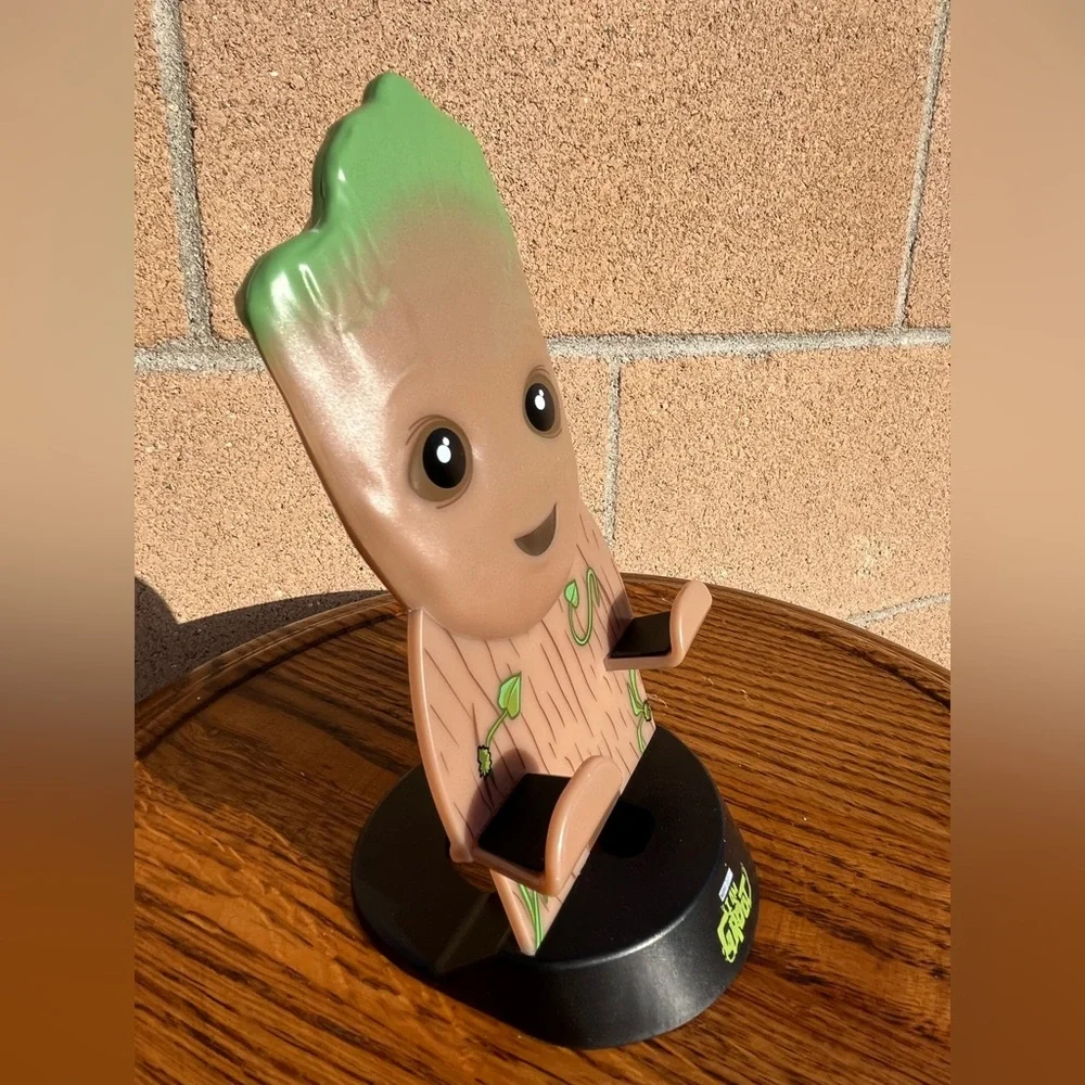 Groot from the Guardian of the galaxy Cell Phone Stand Tree Cartoon
